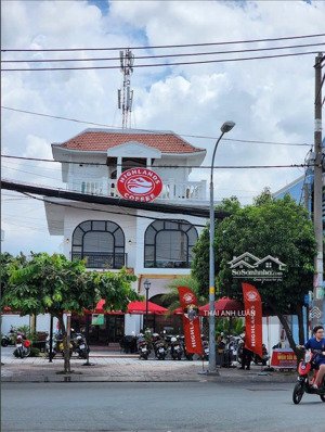 bán nhà góc 2 mặt tiền phố thời trang lê văn sỹ, quận 3. dt: 200m2 (10x20m). hdt: 450tr/th. 65 tỷ