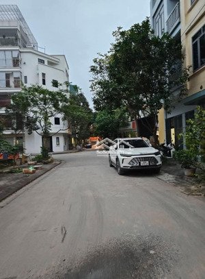 rẻ nhất văn phú- phân lô- vỉa hè- ô tô tránh- kinh ddoanh-dt: 77m-5 tầng- mt: 4,5m- nhỉnh 18 tỷ xíu