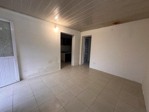 cho thuê căn hộ tập thể tầng 5, mặt hồ xã đàn, khu tt trung tự, diện tích 34m2, hướng tây bắc
