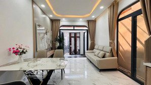 nhà mới, thiết kế hiện đại ngay trung tâm, phường nam nha trang