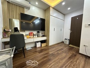 cấp bán! tô vĩnh diện gần sát royal city, 42m², nội thất mới kính kong