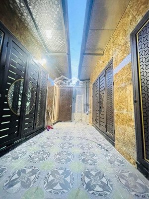 chính chủ cần bán nhà mới xây, ngõ 193 định công hạ