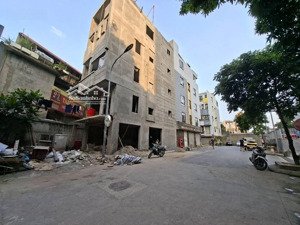 cực phẩm shop chân đế ngọc lâm 65m2 mt 14m 7 tầng lô góc 2 thoáng vỉa hè đá bóng kinh doanh vô địch