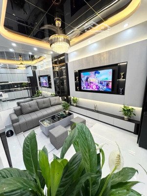 cần bán gấp căn góc, ô tô phố dương văn bé, 37m2, 5 tầng, giá hơn 7 tỷ