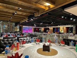 bán nhà mặt phố trần hưng đạo, dt 420m x 10 tầng, mặt tiền 40m, dòng tiền 2.4 tỷ, 85 tỷ