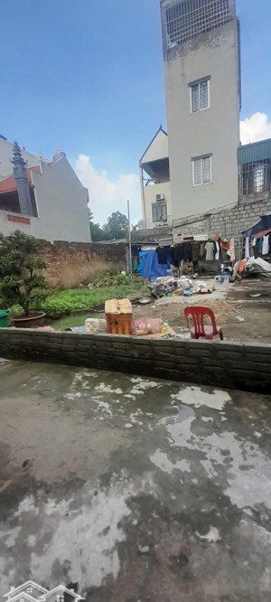 cần bán lô đất đẹp 69m2 . ôtô tải vào tận đất . giá mềm. 800m ra ql1a. gần vành đai 4.