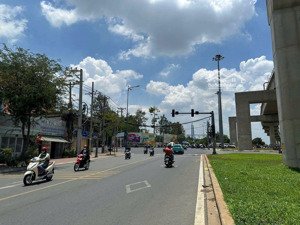 chủ gửi bán lô đất góc 2 mặt tiền đường xa lộ hà nội - gần ngã tư thủ đức.