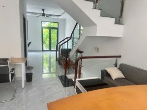 cho thuê nr tại vinhomes ocean park 2, 13 triệu/th, 70m2, 5pn, 5wc, 5 tầng, giá hot