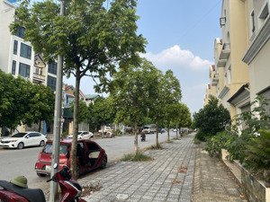 cho thuê shophouse vinhomes thăng long 130m 4 tầng 20tr/tháng, hàng hiếm giá tốt 