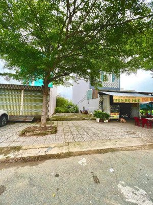 chính chủ gửi bán nền 105m2, sổ hồng có sẵn, công chứng trong ngày