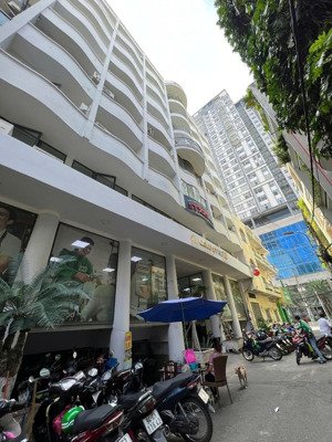 tòa vp hầm + 8 tầng, đường lý thường kiệt, q. 10, dt: 20m x 16m 2900m2