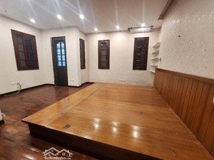 bán nhà phố tây hồ p. quảng an 4t, dân xây chắc chắn dt 73m2 mt 9m chỉ 19 tỷ + vài bước ra hồ tây