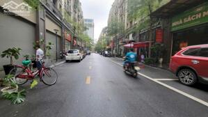 Bán LK khu đô thị Dịch Vọng. DT 105m2x 4T, MT 6,5m( ngay phố Thọ Tháp). Giá 46 tỷ