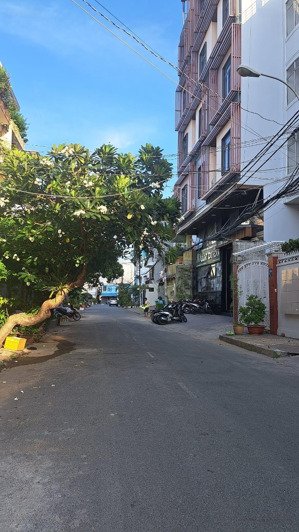 nhà đường số 8m- tân quy - ô tô ngủ nhà - 4 tầng. nhỉnh 10 tỷ