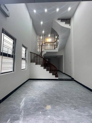 siêu hiếm vĩnh quỳnh ô tô đỗ tận cửa