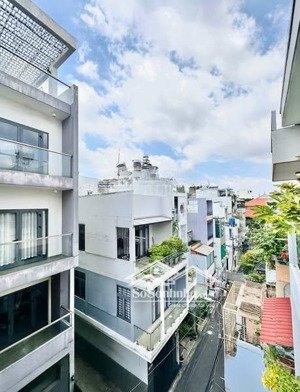 nhanh tay sở hữu ngay căn nhà bên đường huỳnh văn bánh , p11 , phú nhuận dt 52m2 giá 8 tỷ 200 tr tl