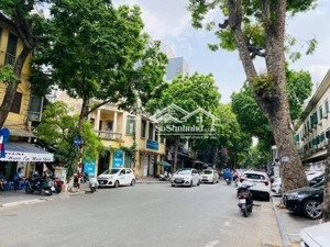 khách sạn mặt phố cửa bắc diện tích 150m,15 tầng ,giá 150 tỷ.