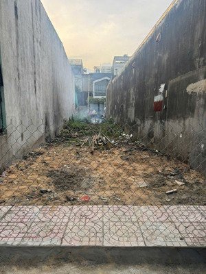 bán đất 4x14m. khu dân cư. gần chợ minh phát. tx 22