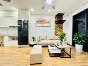 chính chủ tôi cần bán gấp căn hộ iris garden 2pn full nội thất , giá 5.3 tỷ.