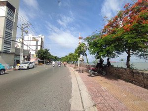 bán căn biệt thự hơn 400m2 view nhìn được càng biển đẹp phường vũng tàu tp hcm