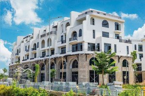 bán căn liền kề xẻ khe 120m2 dự án vaquarius hướng đông nam mặt tiền 8m. liên hệ: 