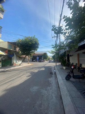 bán nhà gần biển, gần bệnh viện, gần chợ 70,2 m2, mặt tiền đường khúc thừa dụ giá 6.75 tỷ nam n.t