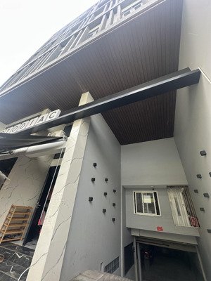 giảm 5 tỷ! bán gấp toà chdv ngay mt út tịch, tân bình, (8.2x18m), cn: 150m2, hầm+7 tầng, giá 33 tỷ