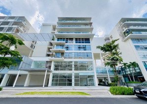 hot-shophouse garden plaza 1 , phú mỹ hưng. dt: 302m2. giá tốt đầu tư lâu dài 65 tỷ. lh 