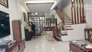 "kim cương phố hiệu: ngụy như kon tum 60 m² x 5 tầng 26.2 tỷ mặt tiền 4.6 m"