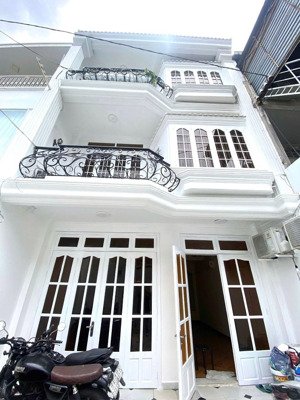 ngang 6m 3 tầng hẻm xe tải nguyễn văn trỗi - nguyễn trọng tuyển p8 phú nhuận