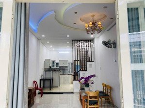 nhà phạm đăng giảng - lê trọng tấn, ô tô đổ trong nhà 80m2
