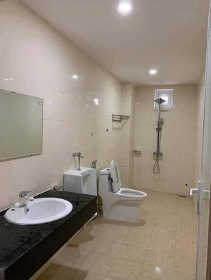 bán nhà mt rộng thoáng 375m² trần đại nghĩa ngang 15m, 2 tầng, giá tốt thương lượng