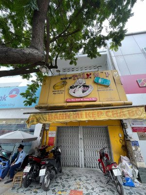 cần cho thuê gấp 149 thành thái gần tô hiến thành. dt: 5 x 12m, 1 lầu. lh: 0.0901 38 30 38 trường