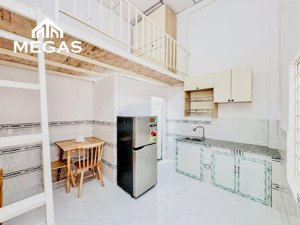 phòng mới xây - full nội thất cơ bản - rộng rãi - gần ngã tư thủ đức - các trường đại học lớn