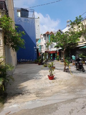 cho thuê 67m2 sân xi măng tại đường liên khu 5-6, bình hưng hòa b, bình tân