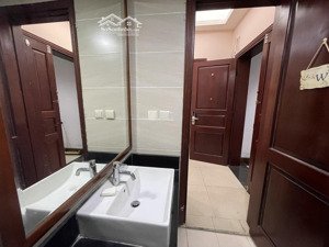 bán căn hộ chung cư dn1 trung kính, căn góc 95m, giá hơn 6 tỷ. lh 