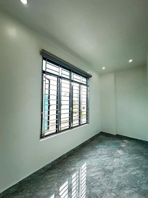 nhà 3 tầng gần chợ đồng tải, kiến an đường ô tô tránh giá cực tốt. lh ngay 