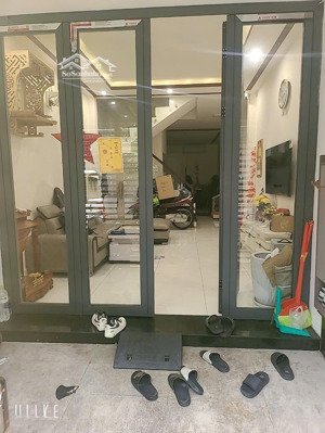 nhà đẹp hẻm ô tô tải cmt8 q10 3 tầng với 50m2 giá 12.9 tỷ shr