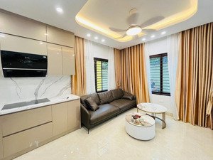siêu phẩm trần duy hưng - lô góc - ô tô qua nhà - thang máy - gần phố - ngõ thông 50m2*5t - 13.3tỷ