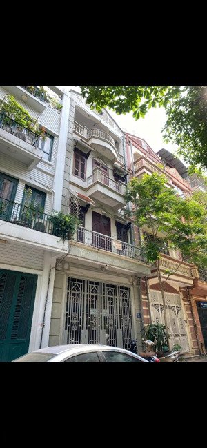 cho thuê nhà đỗ quang,trung hòa,50m2, mặt tiền 4m nhà 4 tầng đẹp vừa vừa giá 23tr/th lh:0989031677