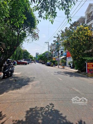 bán nhà mt 1 trục hẻm 29 lê đức thọ, p7, dt 4x18, 3 tầng, dối diện sân tennis hoàng long