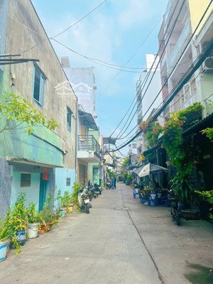 bán nhà 4 tầng ngang gần 6m, 64m², hẻm 7m hương lộ 2, vừa ở vừa kinh doanh, chỉ hơn 60tr/m2, shr
