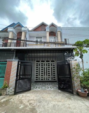 đường ô tô tránh nhau vivu gần ubnd hưng long, 90m2 giá đẹp 1 tỷ 5.