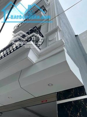 chính chủ gửi bán căn nhà đẹp tại kim chung - hoài đức ô tô đỗ cửa - hàng xóm kđt hinode