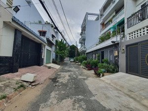 lô đất vàng 6x20 trung tâm quận 2. vuông vức a4. đường trước nhà 8m xe hơi tránh nhau thoải mái.