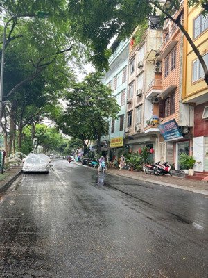 hiếm, bán nhanh mặt phố gần phố hoàng quốc việt 33m2 5 tầng kinh doanh giá 13.3 tỷ lh 