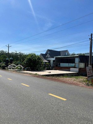 bán cặp đường tỉnh dt 749b ngang 200m có 200m2 thổ cư