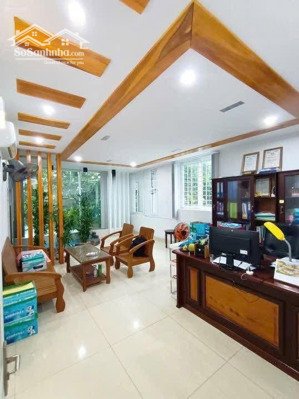 bán toà nhà 2 mặt tiền, đường phan chu trinh phường vũng tàu