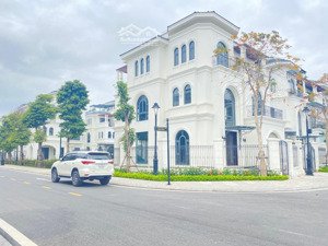 bán gấp biệt thự lô góc view công viên, 220m2, chỉ 23.5 tỷ, 3 mặt thoáng, đường rộng, cực hiếm