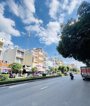 mặt tiền lạc long quân - 4 tầng đẹp - 6pn - 4,5x13 - chỉ nhỉnh 17 tỷ